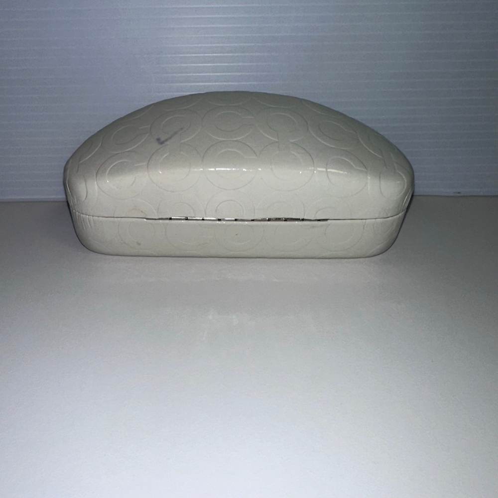 Coach Cream Beige Brown Signature Glasses Hard case
One Size Not Perfect - Picture 2 of 7